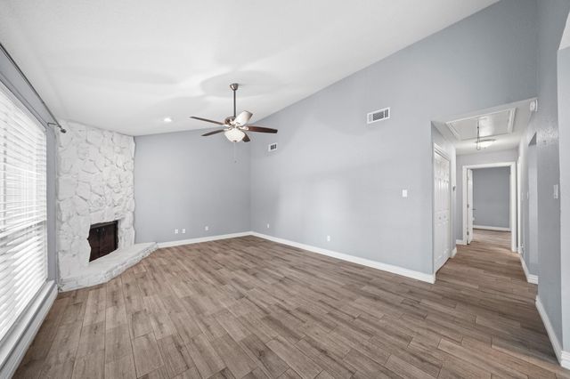 8 Hideaway Drive, Friendswood, TX 77546