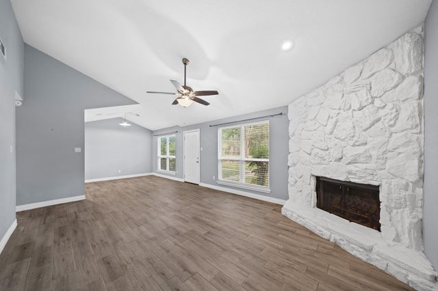 8 Hideaway Drive, Friendswood, TX 77546