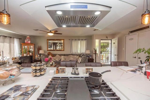 1010 Bobier Dr East 12, Vista, CA 92084