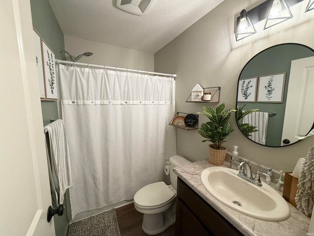 16860 Hatstick Court, Fort Wayne, IN 46845
