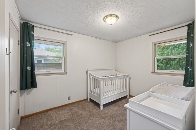 6102 Hampshire Avenue N, Crystal, MN 55428