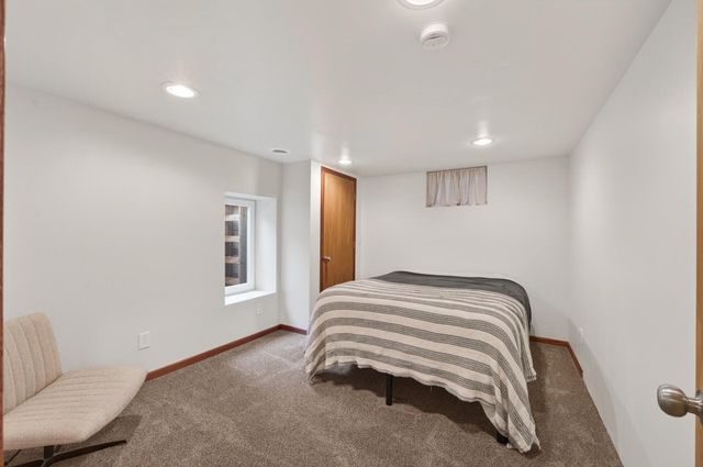 6102 Hampshire Avenue N, Crystal, MN 55428