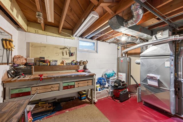 6102 Hampshire Avenue N, Crystal, MN 55428