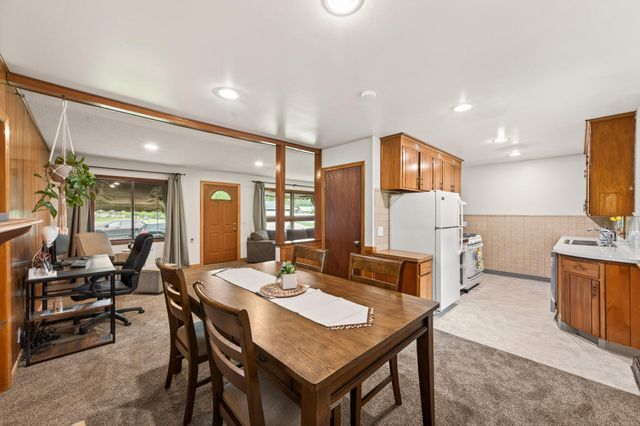 6102 Hampshire Avenue N, Crystal, MN 55428