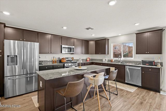 8921 Quail Falls Drive, Reno, NV 89506