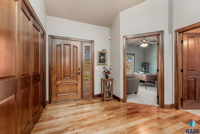 7418 S Grand Arbor Ct Court, Sioux Falls, SD 57108