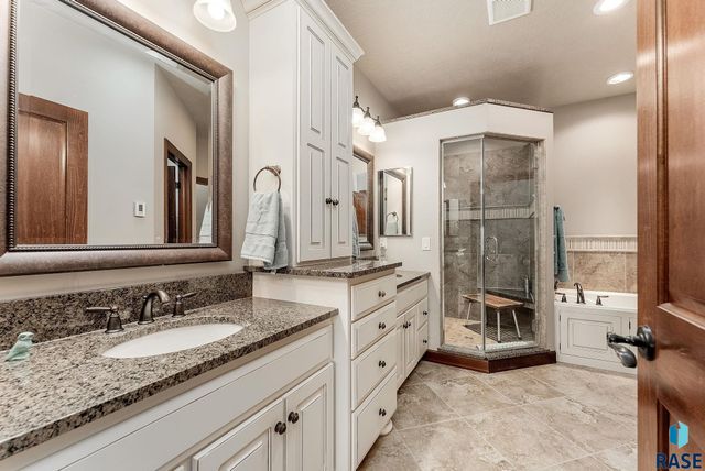 7418 S Grand Arbor Ct Court, Sioux Falls, SD 57108