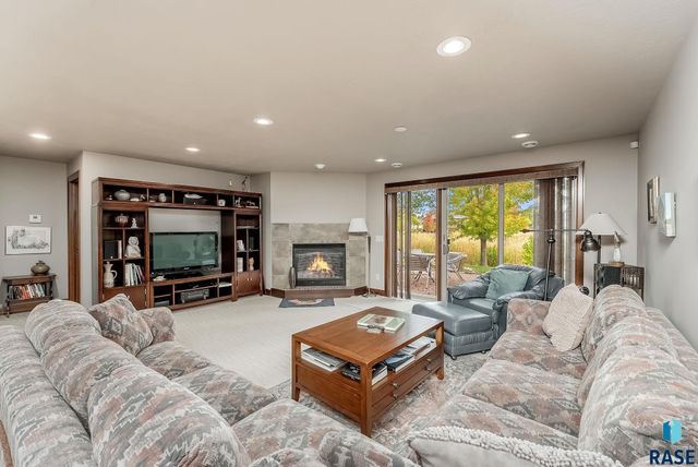 7418 S Grand Arbor Ct Court, Sioux Falls, SD 57108