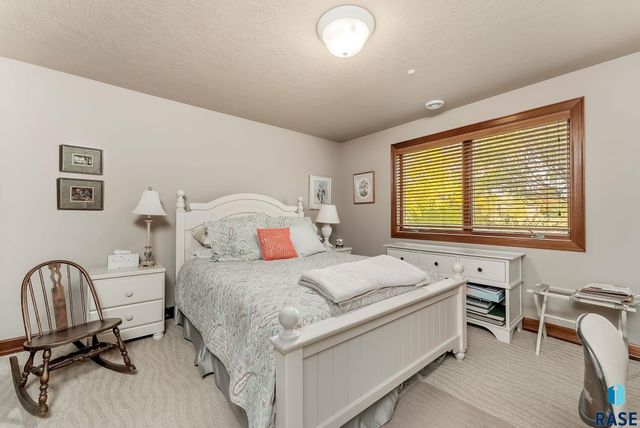 7418 S Grand Arbor Ct Court, Sioux Falls, SD 57108