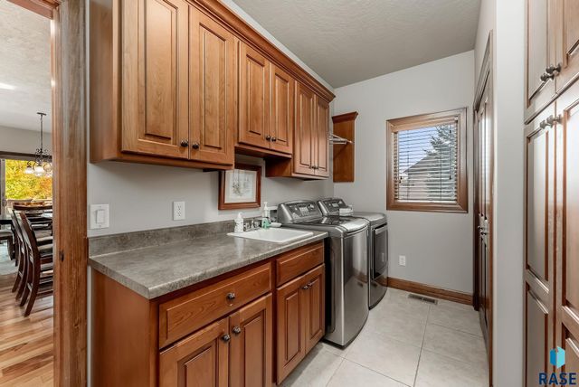 7418 S Grand Arbor Ct Court, Sioux Falls, SD 57108