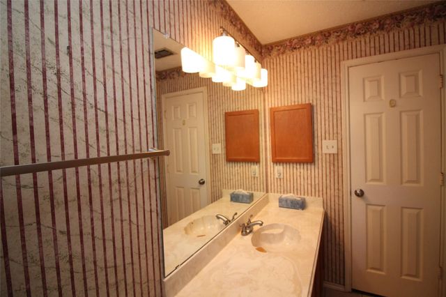 4329 Baldwin Street, Grand Prairie, TX 75052