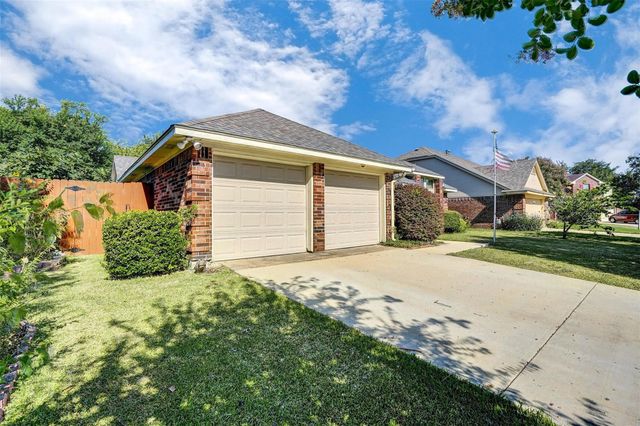 4329 Baldwin Street, Grand Prairie, TX 75052