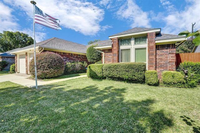 4329 Baldwin Street, Grand Prairie, TX 75052