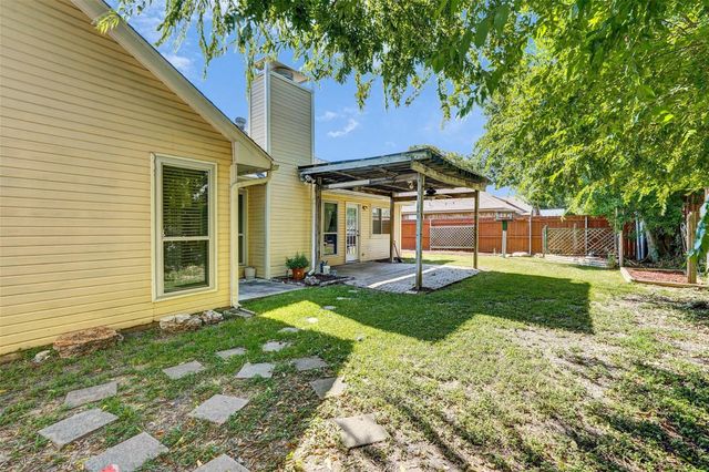 4329 Baldwin Street, Grand Prairie, TX 75052