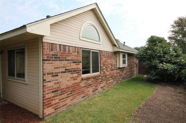 4329 Baldwin Street, Grand Prairie, TX 75052