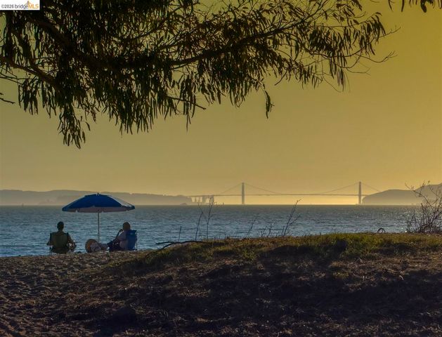 926 Pierce St, Albany, CA 94706