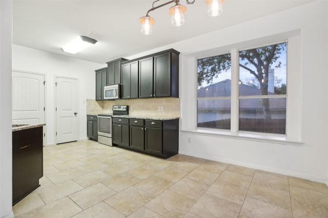 8 Rock Hollow CIR, Wimberley, TX 78676