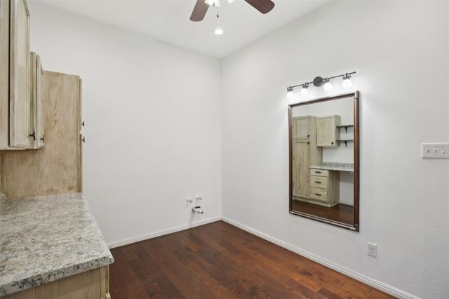 8 Rock Hollow CIR, Wimberley, TX 78676