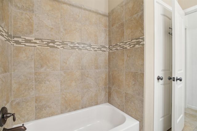 8 Rock Hollow CIR, Wimberley, TX 78676