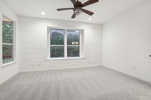 8 Rock Hollow CIR, Wimberley, TX 78676