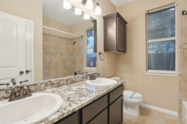 8 Rock Hollow CIR, Wimberley, TX 78676