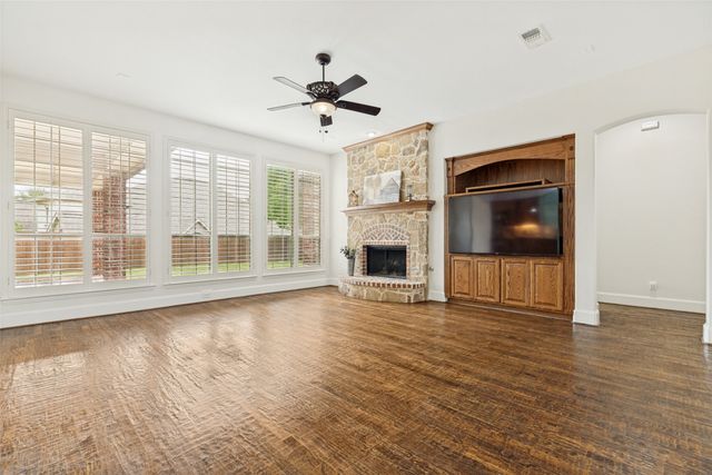 8308 Craftsbury Lane, Mckinney, TX 75071