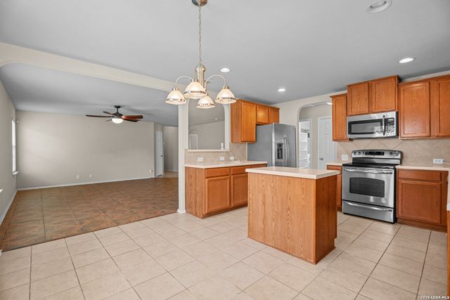 107 FINCH KNL, San Antonio, TX 78253