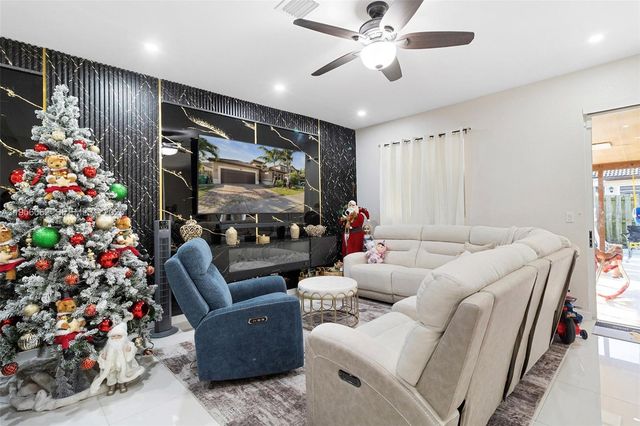 11828 SW 253rd St, Homestead, FL 33032