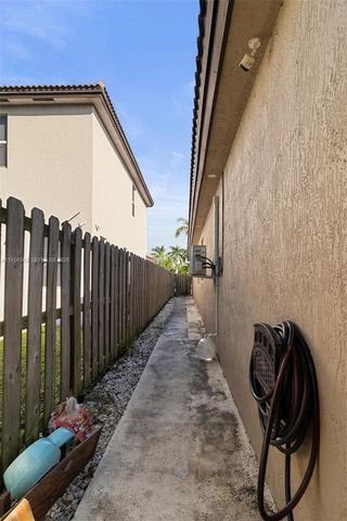 11828 SW 253rd St, Homestead, FL 33032