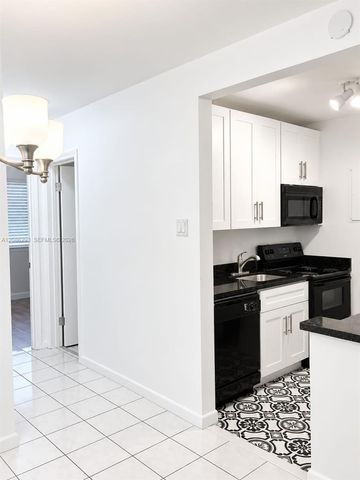 2915 Plunkett Street 11D, Hollywood, FL 33020