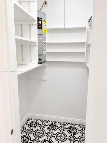 2915 Plunkett Street 11D, Hollywood, FL 33020