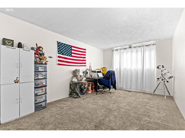 317 HIGHLAND Dr, Medford, OR 97504