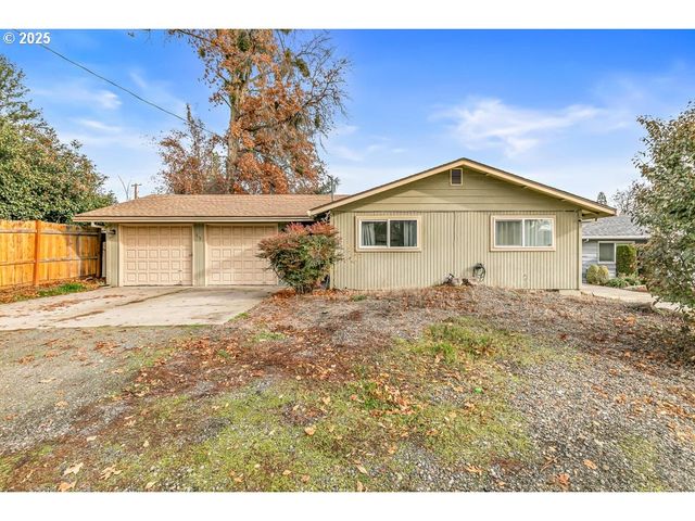 317 HIGHLAND Dr, Medford, OR 97504