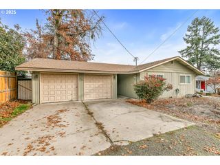 317 HIGHLAND Dr, Medford, OR 97504