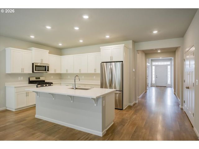 315 CYPRESS St, Mt Angel, OR 97362
