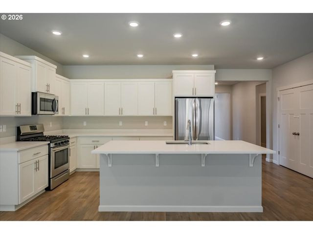 315 CYPRESS St, Mt Angel, OR 97362