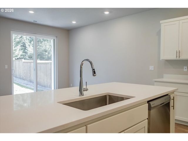 315 CYPRESS St, Mt Angel, OR 97362