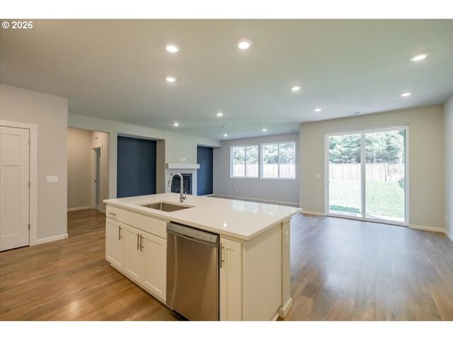 315 CYPRESS St, Mt Angel, OR 97362