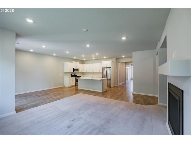 315 CYPRESS St, Mt Angel, OR 97362