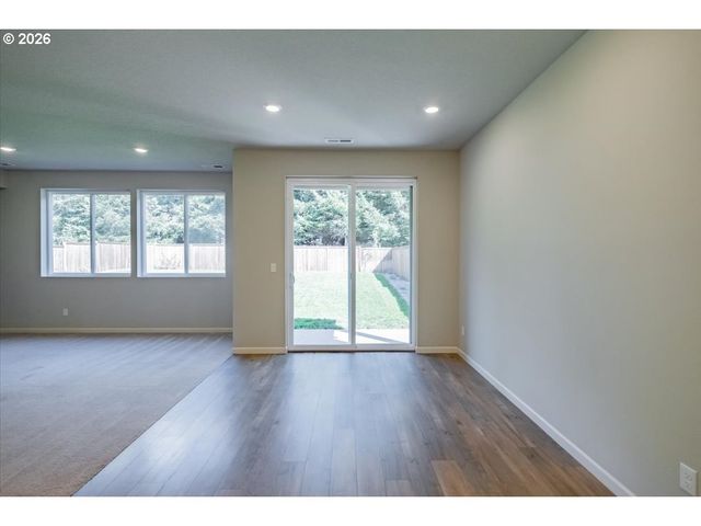 315 CYPRESS St, Mt Angel, OR 97362