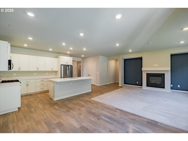 315 CYPRESS St, Mt Angel, OR 97362