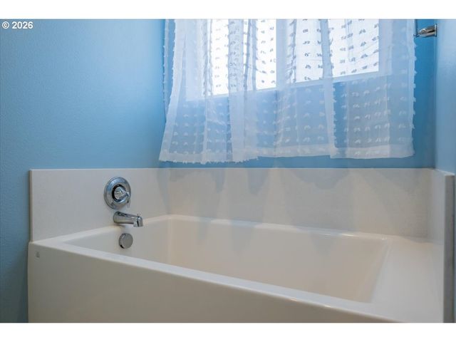 315 CYPRESS St, Mt Angel, OR 97362