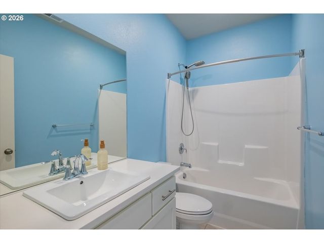 315 CYPRESS St, Mt Angel, OR 97362