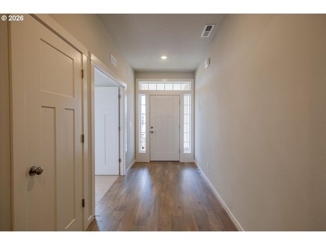 315 CYPRESS St, Mt Angel, OR 97362