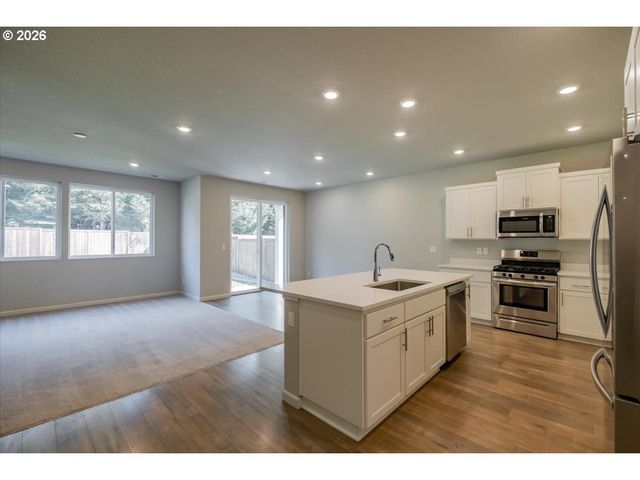 315 CYPRESS St, Mt Angel, OR 97362
