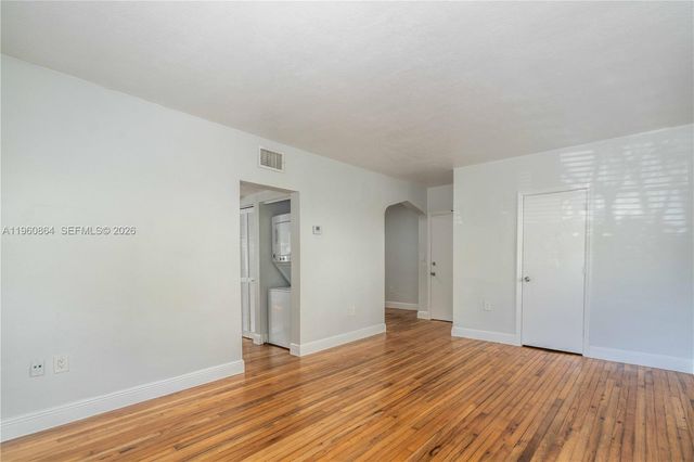 1011 Bay Dr 105, Miami Beach, FL 33141