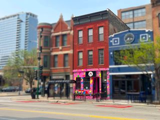 230 W Chicago Avenue, Chicago, IL 60654