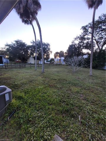 1865 Lavonia LN, North Fort Myers, FL 33917