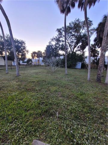 1865 Lavonia LN, North Fort Myers, FL 33917