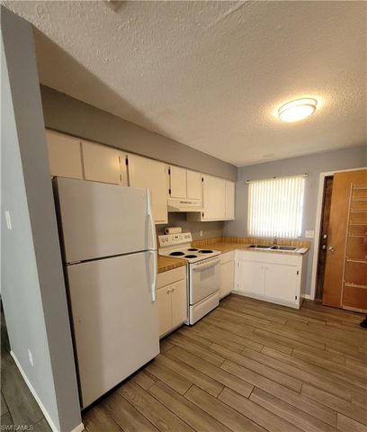 1865 Lavonia LN, North Fort Myers, FL 33917